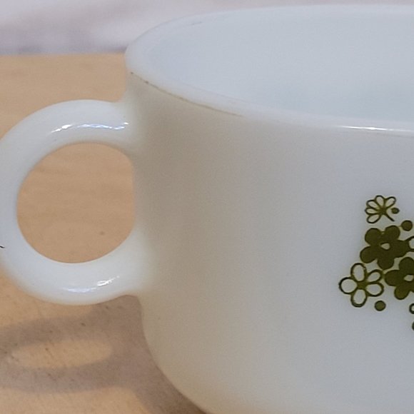 Vintage Pyrex Spring Blossom Gravy Boat Milk Glass Green Crazy Daisy 77-B - Picture 2 of 10